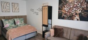 Postel nebo postele na pokoji v ubytování Apartment am Rhein