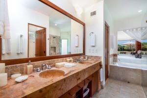Koupelna v ubytování 3 Bd Villa in Las Palmas Punta Mita Cook Golf-Cart + 36 fotografií
