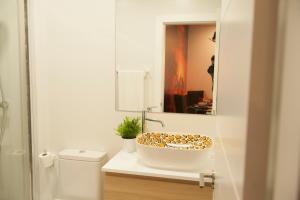 A bathroom at Apartamentos Art Suite Santander Még 37 kép