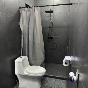 Koupelna v ubytování Depa nuevo y equipado en Saltillo 2 recámaras