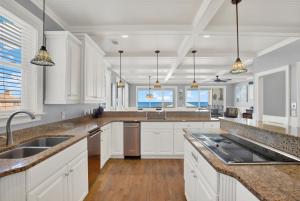 Kuchyň nebo kuchyňský kout v ubytování Queen Bee