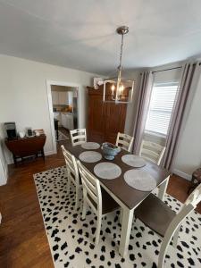 Fotografie z fotogalerie ubytování Country Oasis Spacious 3BR w/ Modern Comfort v destinaci Hamilton + 8 fotografií