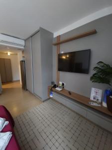 Μια τηλεόραση ή/και κέντρο ψυχαγωγίας στο Blend Marista-Local perfeito! +10 φωτογραφίες