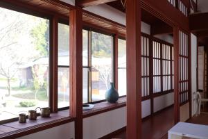 Postel nebo postele na pokoji v ubytování Essai, Unique cottage for 1 group, 20 minutes to Shirakawago by car