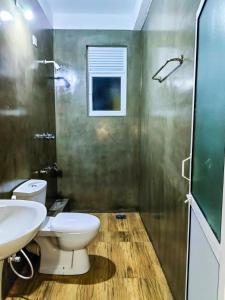 Koupelna v ubytování Villa Groveview Unawatuna