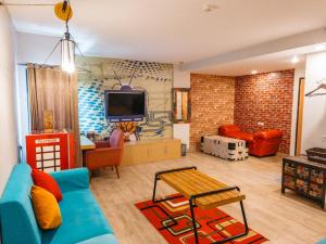 Μια τηλεόραση ή/και κέντρο ψυχαγωγίας στο Meotel Purwokerto