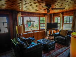 Posezení v ubytování Escape To A Timeless Charm Vibe + 20 fotografií