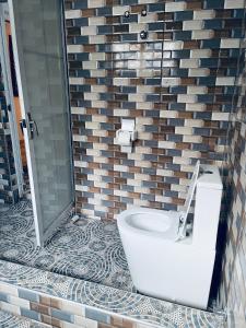 Ένα μπάνιο στο AnKeS Lodge