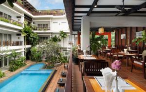 Πισίνα στο ή κοντά στο Indra Angkor Residence