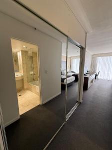 Ένα μπάνιο στο Mantra on View