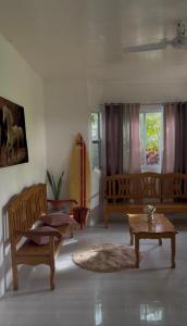 Χώρος καθιστικού στο Paulines & Malinao Homestay