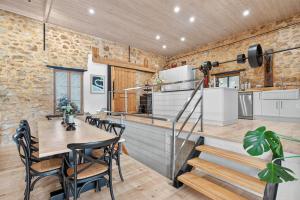 Fotografie z fotogalerie ubytování The Cheese Factory - A Sprawling Coastal Estate v destinaci Hindmarsh Island + 33 fotografií