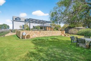 Zahrada ubytování The Cheese Factory - A Sprawling Coastal Estate