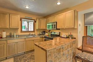 Köök või kööginurk majutusasutuses Mountain View Cottage