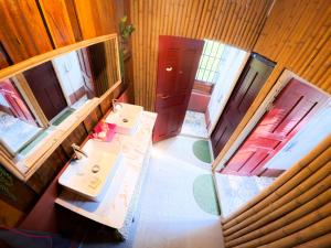 Ένα μπάνιο στο Lovesick Hostel & Bar Mpai Bay +26 φωτογραφίες