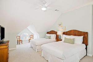 Ένα ή περισσότερα κρεβάτια σε δωμάτιο στο PALM3700: 3700 Palm Blvd.