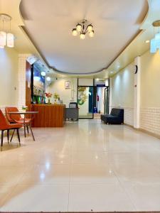 Ο χώρος του λόμπι ή της ρεσεψιόν στο Happy Holidays Patong