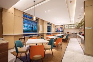 Χώρος καθιστικού στο Hanting Hotel Shanghai Longyang Road Subway Station