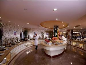 Jídlo v hotelu nebo okolí