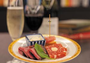 Jídlo v hotelu nebo okolí