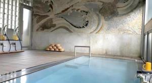 Bazén v ubytování Kakeyu Onsen Hotel Kameya nebo v jeho okolí