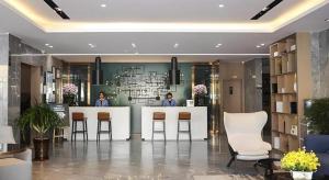 Vstupní hala nebo recepce v ubytování Echarm Hotel Lhasa Potala Palace