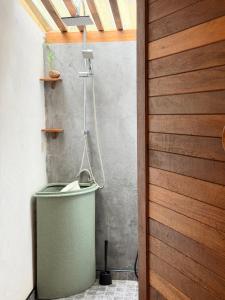 Koupelna v ubytování Sunset Bungalow Koh Chang Ranong + 284 fotografií