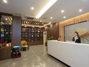 Vstupní hala nebo recepce v ubytování GreenTree Inn Express Shandong Zaozhuang Shizhong District Huashan Road Ginza