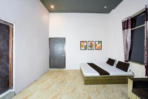 Televiisor ja/või meelelahutuskeskus majutusasutuses SPOT ON The Highway Express