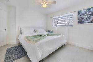 Voodi või voodid majutusasutuse Spectacular, spacious, completely modern, huge home toas