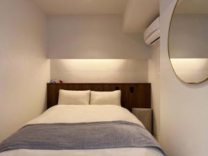 Postel nebo postele na pokoji v ubytování Grandeur by b hotel - Large Riverview Apartment Near Landmarks + 37 fotografií