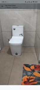 Ένα μπάνιο στο ETERNA Homestay Rackad