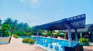 Bazén v ubytování Forever Green Resort nebo v jeho okolí