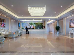 Vstupní hala nebo recepce v ubytování Vienna Hotel Nanning Xiangsi Lake University Town