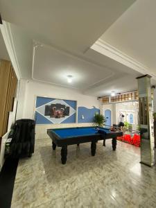 Biliár nebo kulečník v ubytování 172 Hồ Quý Ly biệt Thự Hồ Bơi + 14 fotografií