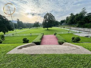 Κήπος έξω από το Maha Casa Villa