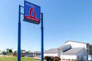 Certifikát, hodnocení, plakát nebo jiný dokument vystavený v ubytování Studio 6-Arlington, TX