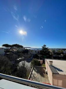 Fotografie z fotogalerie ubytování l'hippy chic jacuzzi superbe vue étang de Thau v destinaci Balaruc-les-Bains