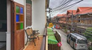 Budova, kde se hotel nachází + 17 fotografií