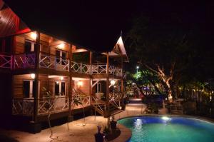 Piscina di Serene Beach Villa o nelle vicinanze