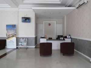 Příslušenství pro přípravu čaje a kávy v ubytování AZHIMA Resort and Convention