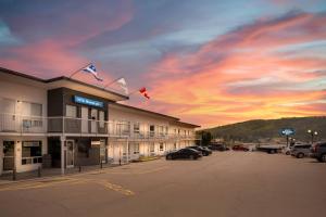 Γενική θέα στο βουνό ή θέα στο βουνό από  αυτό το πανδοχείο