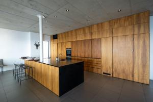 Η κουζίνα ή μικρή κουζίνα στο '22 Protea' - Luxury, Style and Elegance - Sleeps 12 in 6 En-suite Bedrooms +55 φωτογραφίες