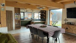 Η κουζίνα ή μικρή κουζίνα στο Chata Tri kočky