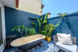 Κήπος έξω από το Luxe & Private l Central Bangalow l Nova Escapes