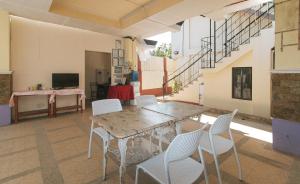 Μια τηλεόραση ή/και κέντρο ψυχαγωγίας στο RedDoorz at Yssa Ademar near Robinsons Jaro