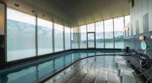 Bazén v ubytování Hotel Riverge Akebono nebo v jeho okolí