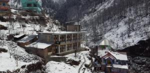 Yellowjackets Hostel Tosh v zimě