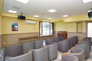 Khu vực hỗ trợ khách đi công tác/phòng hội thảo tại Tobi Hostel and Apartments