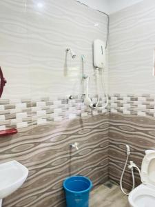 Ένα μπάνιο στο J City Holidays Inn